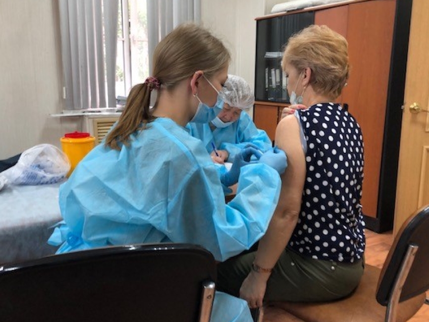 Сотрудники почты вакцинировались от COVID-19 на рабочем месте в Забайкалье  