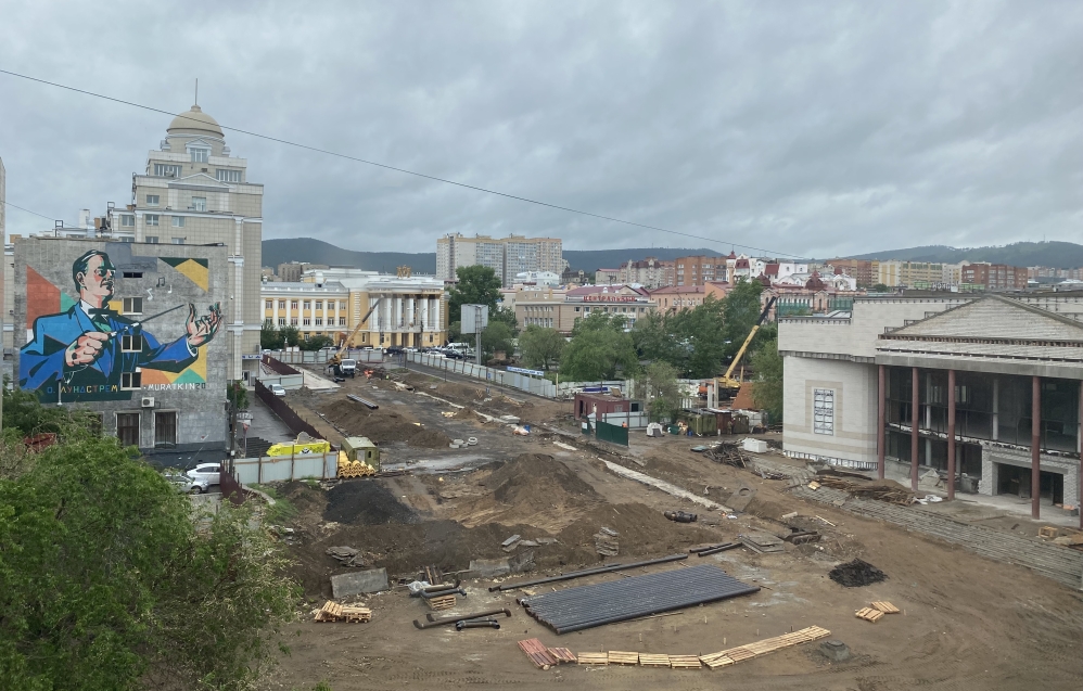 Завершается ремонт теплотрассы в районе Театральной площади в столице Забайкалья 