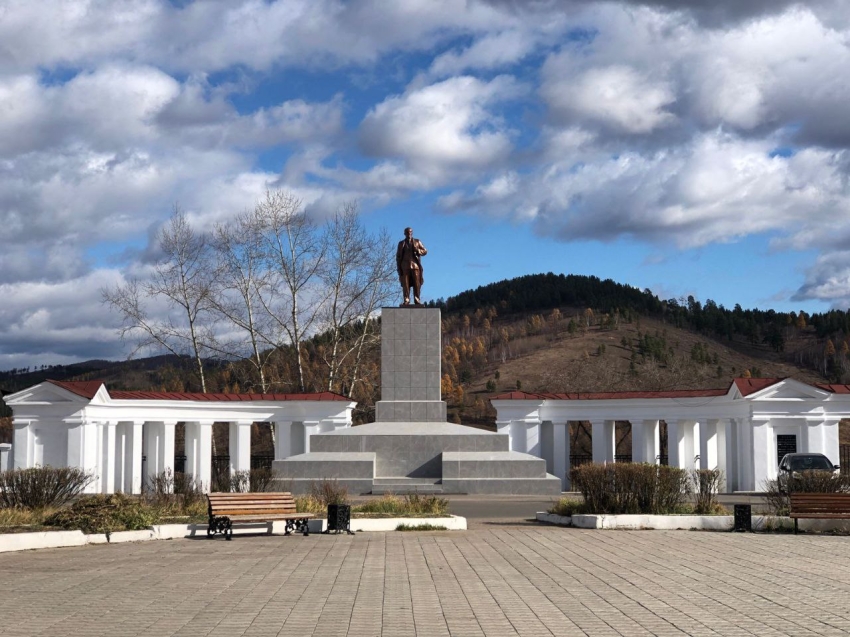 В Петровск-Забайкальске обновили площадь им.Ленина по национальному проекту «Жилье и городская среда»