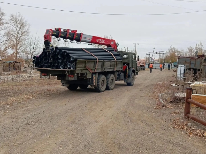 В Шерловой Горе приступили к замене аварийного участка канализационной системы