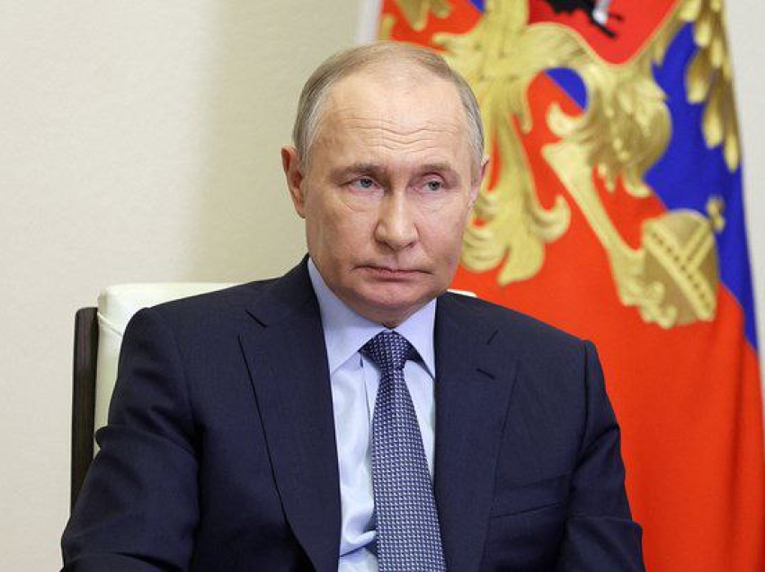 Президент России Владимир Путин поздравил сотрудников органов местного самоуправления с профессиональным праздником