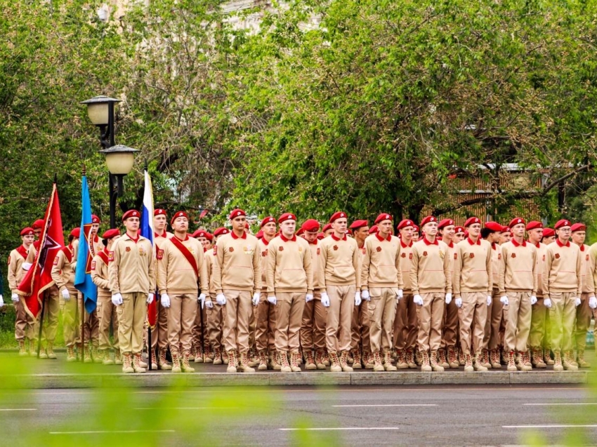 Юнармейцы Забайкальского края пронесли Знамя Победы на параде 