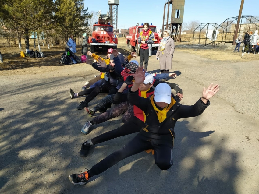Более 300 юных пожарных города Читы приняли участие в соревнованиях «Маршрут выживания»