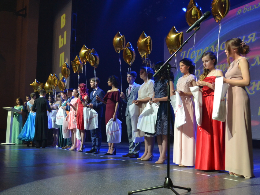 Более 500 золотых медалей за успехи в учении получили выпускники в Забайкалье