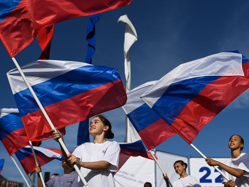 Забайкальцев пригласили отметить День флага России акциями в социальных сетях