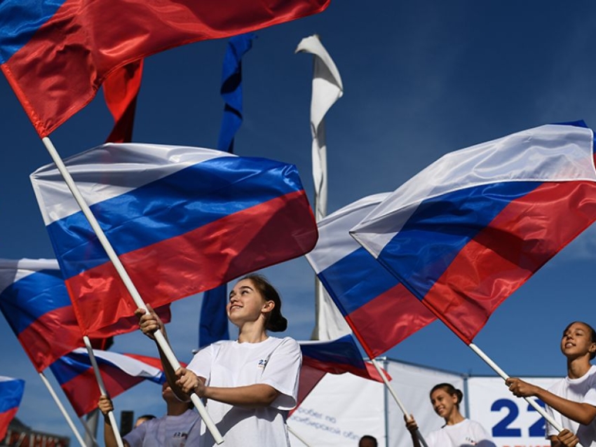 «Российское движение школьников» расскажет об истории флага страны