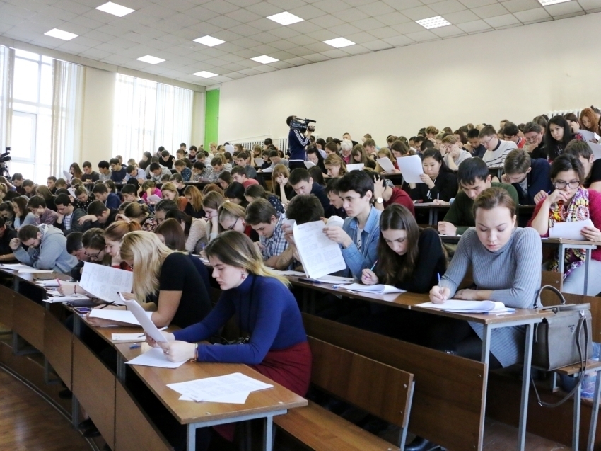 Почти 61 тысяча студентов и школьников Zабайкалья написали региональный краеведческий диктант