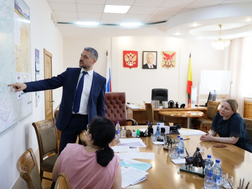 Губернатор Zабайкалья обсудил вопросы образования региона с замминистра просвещения РФ