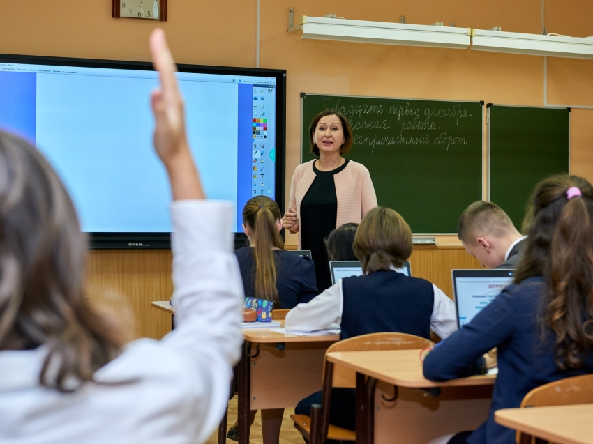 Минпросвещения России соберет предложения учителей по проведению Года педагога и наставника