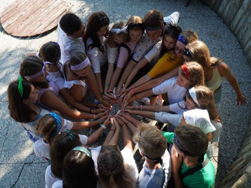 400 юных забайкальцев отдохнули во всероссийских и международных детских центрах в 2022 году