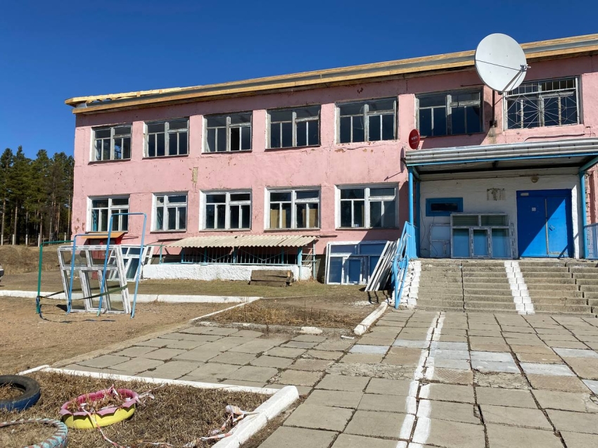 Капитальный ремонт школы в поселке Гонгота продолжается 