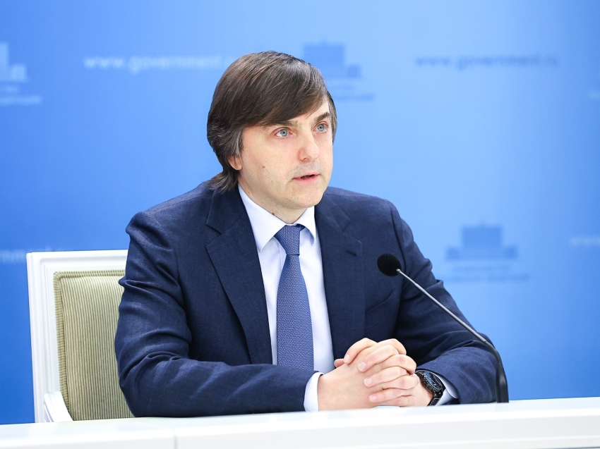 Брифинг Министра просвещения РФ Сергея Кравцова по итогам 2024/25 учебного года