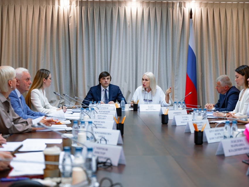 Итоги 2024 года в сфере образования обсудили на заседании Комитета Госдумы по просвещению