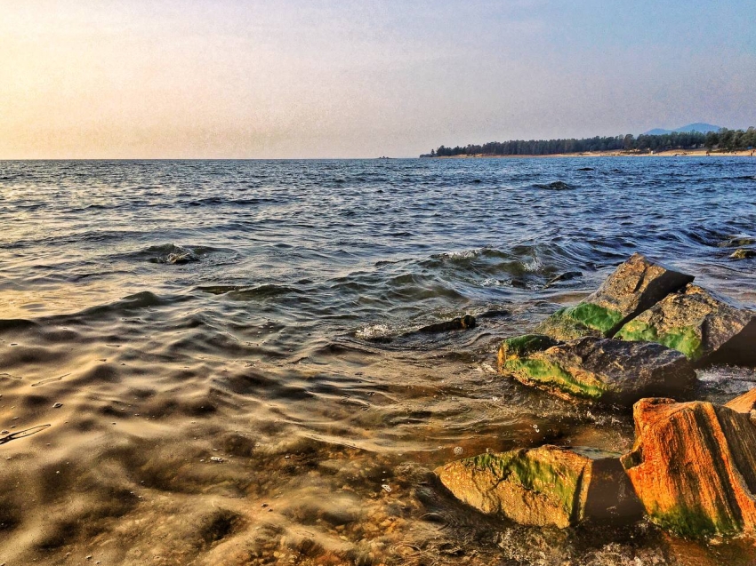 ​Ученые обнаружили в водах Байкала внушительное количество пластика 