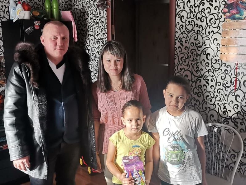 Глава регионального Минприроды посетил семьи участников СВО в городе  Петровск-Забайкальский и в районе 