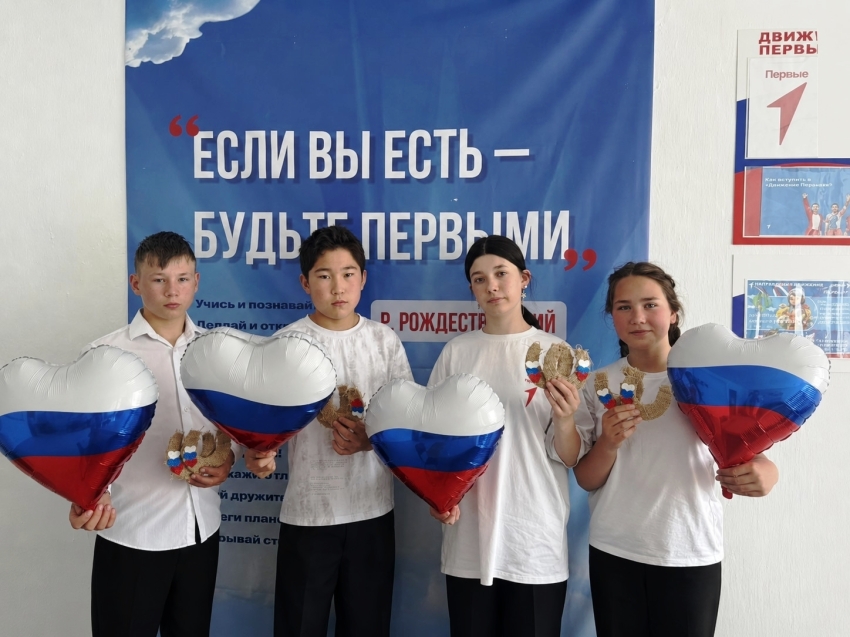 Воспитанники Сретенского центра им. Киргизова изготовили обереги и аппликации для военнослужащих в зоне СВО
