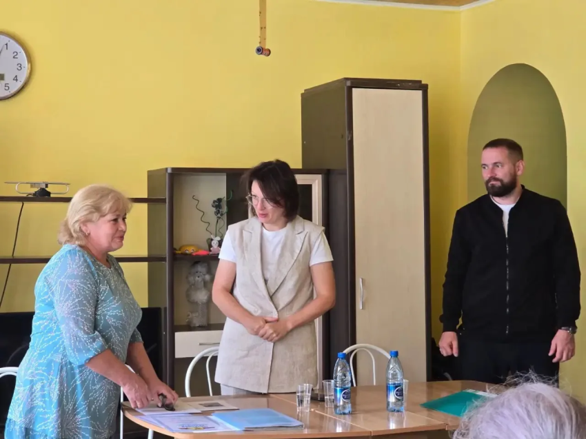 Глава Минсоца Забайкалья и ветеран СВО посетили семьи участников спецоперации в Александрово-Заводском округе