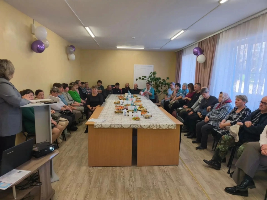 ​В Красночикойском центре «Черёмушки» прошёл круглый стол «Открытый диалог» с участниками СВО