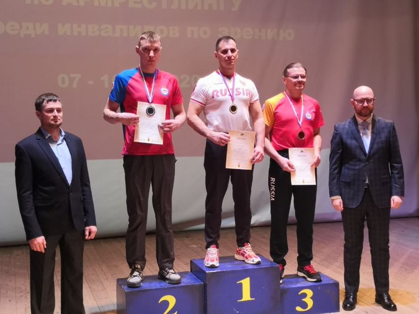 Забайкальский спортсмен Сергей Михайлов  стал серебряным призером Чемпионата России по армрестлингу 