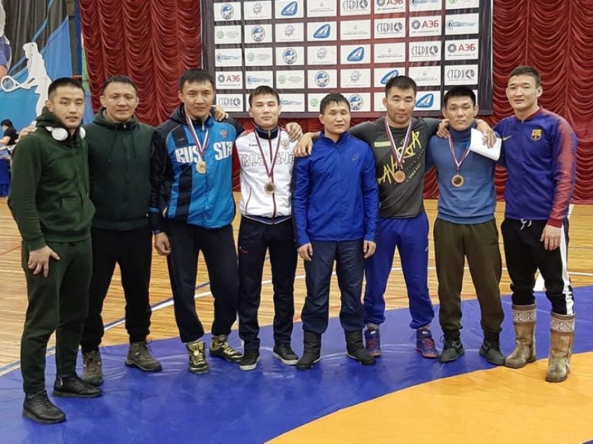 Забайкальские борцы завоевали две золотых, серебряную и бронзовую медали на Чемпионате ДФО