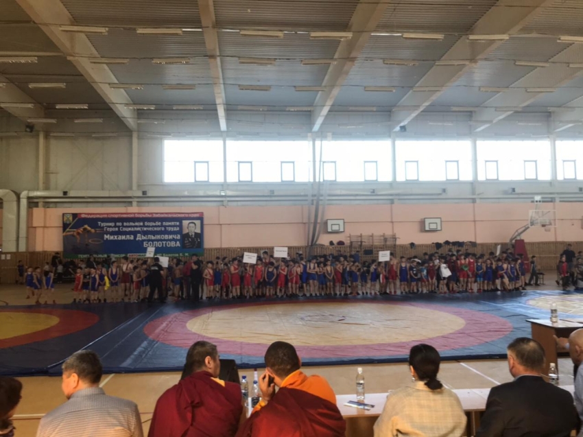 В Чите состоялось открытие Регионального турнира по вольной борьбе 