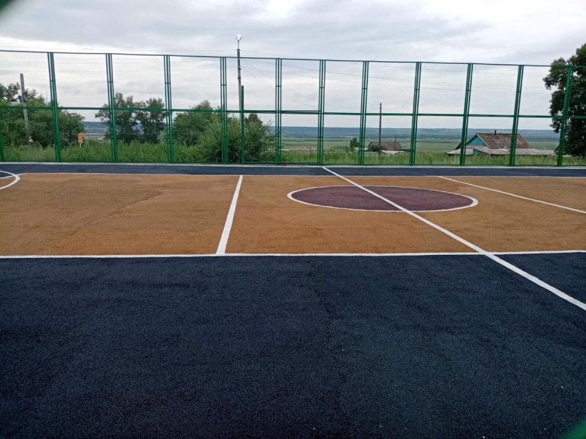 Строительство спортивной площадки завершилось в Агинском районе 