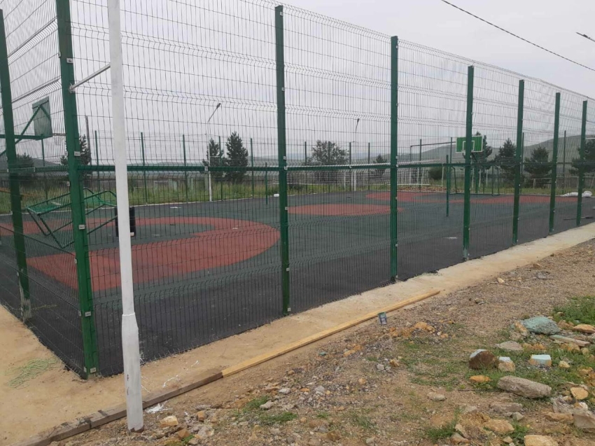 Строительство игровой спортивной площадки завершилось в Могойтуйском районе
