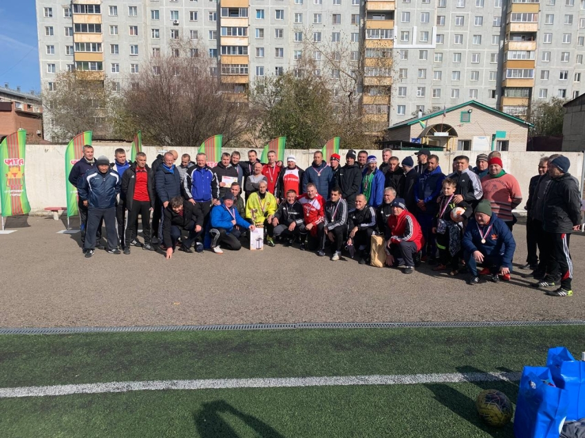 Турнир по мини-футболу среди ветеранов 40+ прошёл в Чите