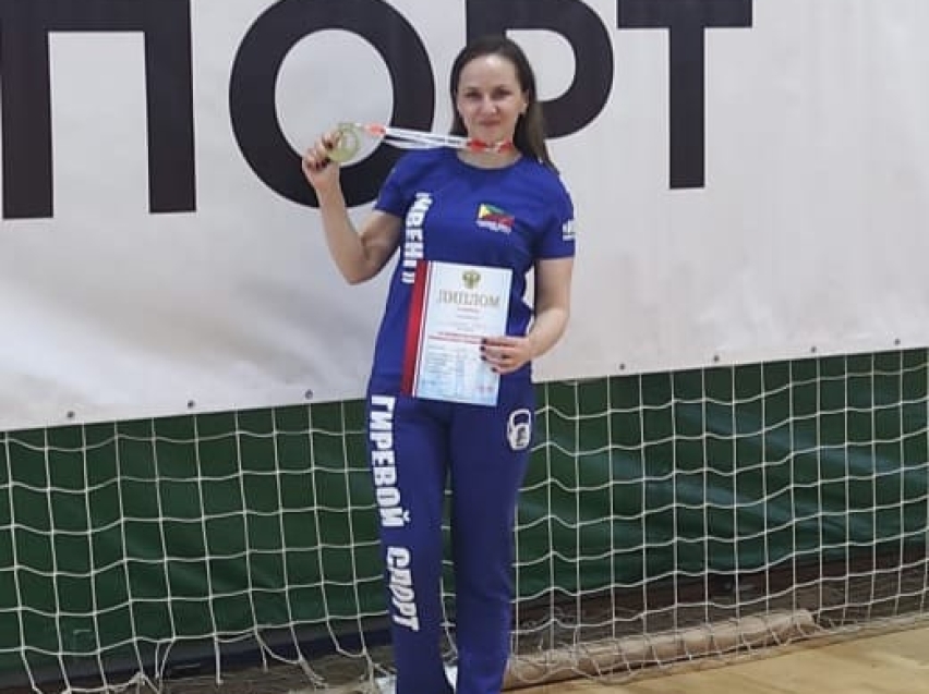 Забайкальская спортсменка завоевала золото на первенстве России по гиревому спорту 