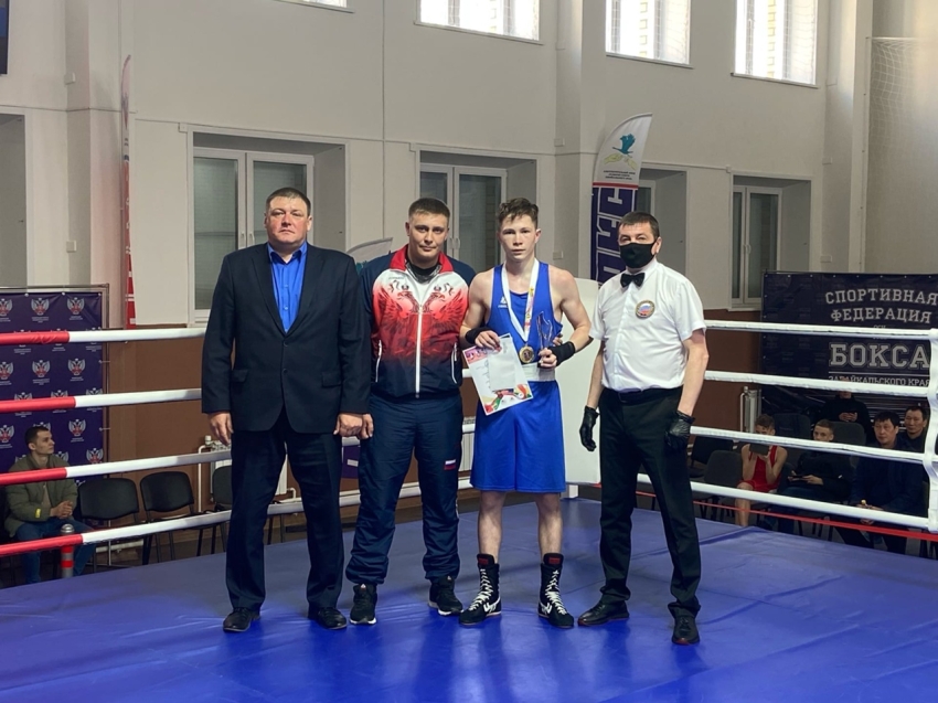Сборная команда Zабайкалья заняла второе командное место на первенстве ДФО по боксу в Чите