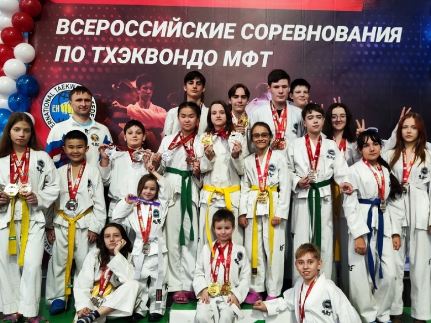 Забайкальцы завоевали 30 медалей на Всероссийских соревнованиях «Кубок Сибири» по тхэквондо в Омске