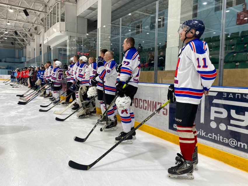 300 тысяч рублей собрали забайкальцы на благотворительном новогоднем турнире по хоккею в поддержку семей участников СВО