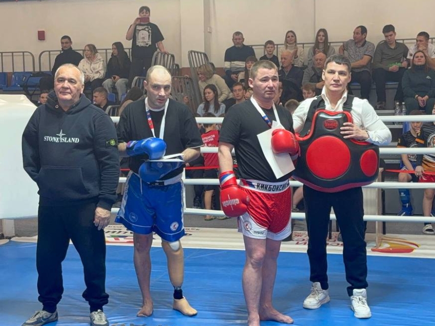 Впервые в Чите состоялся поединок по адаптивному кикбоксингу среди участников СВО 
