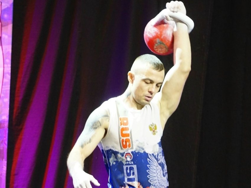 Забайкальский силач завоевал бронзу на престижном турнире по гиревому спорту