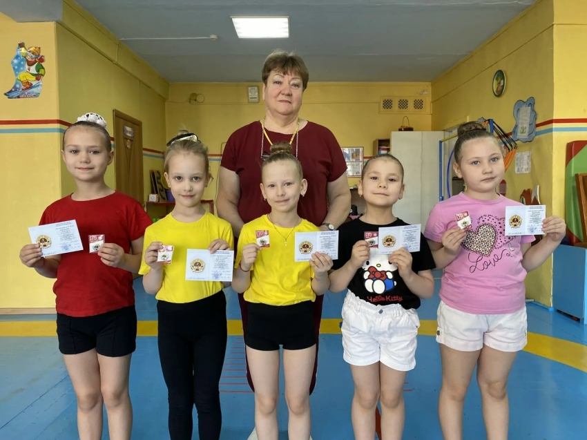 Юные читинцы с гордостью получают золотые знаки ГТО