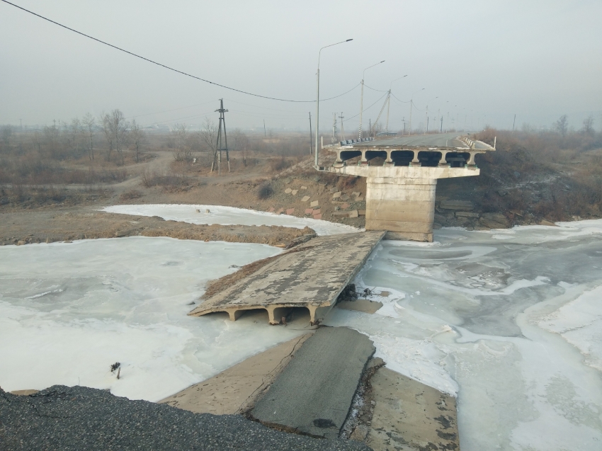 Потенциальные подрядчики осмотрели разрушенный Каштакский мост