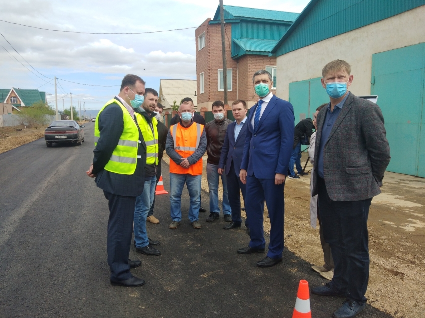 Губернатор Забайкалья проинспектировал ремонт дорог по нацпроекту в селе Засопка