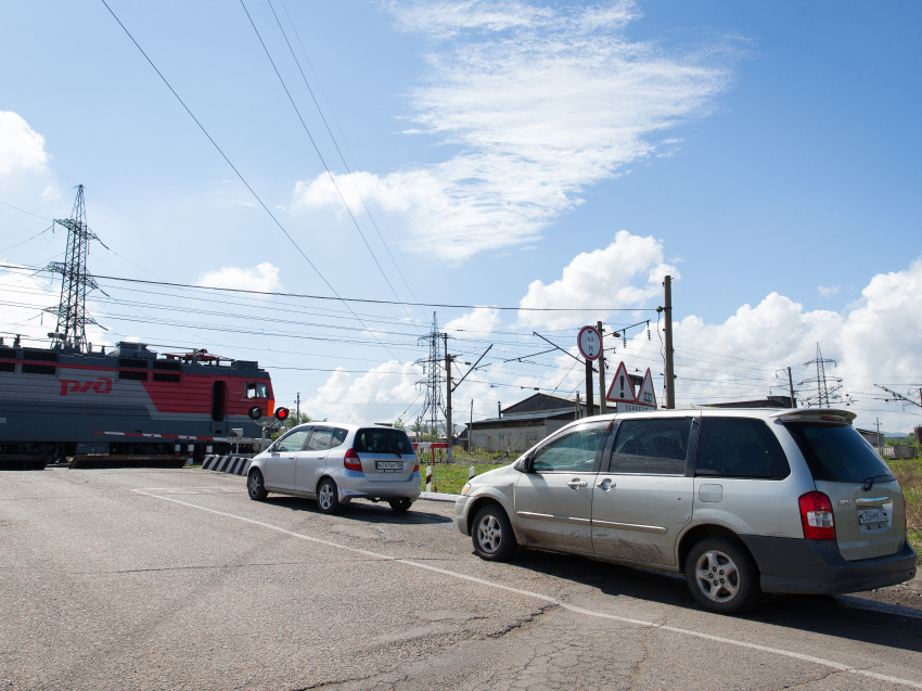 В Чите в день безопасности на железнодорожных переездах покажут последствия столкновения локомотива и автомобиля