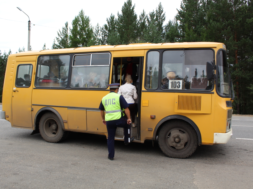 Маски у пассажиров автобусов в Забайкалье начали проверять не только на остановках 