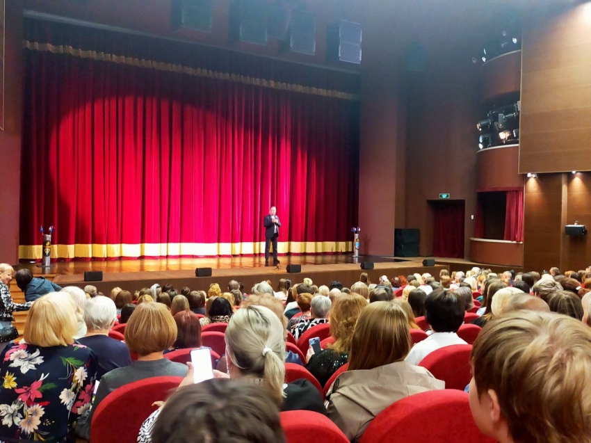Забайкальский краевой драмтеатр закрыл 83-й театральный сезон в Чите 
