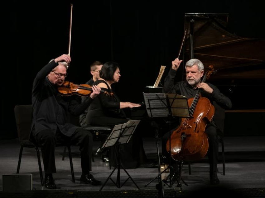 Концерт «Лундстрем трио» завершил Рождественский фестиваль в Забайкалье