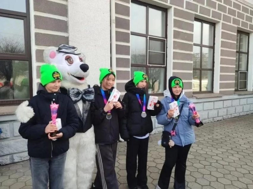 Четыре первых и два вторых места завоевали юные танцоры из Читинского округа на творческом фестивале в Китае