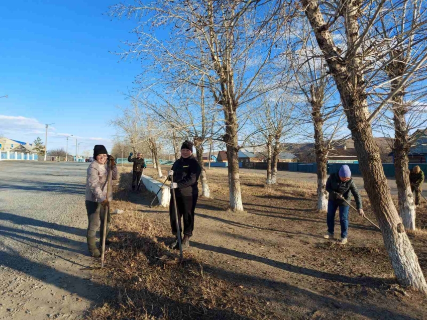 Уборка улиц в селах продолжается