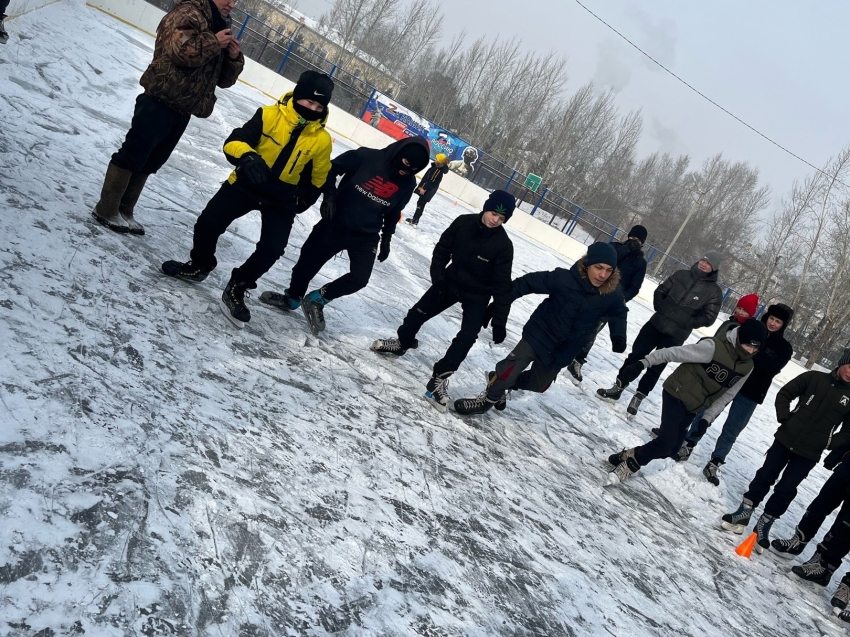 28 января на городском катке г. Нерчинска состоялись соревнования « Бег на коньках»  