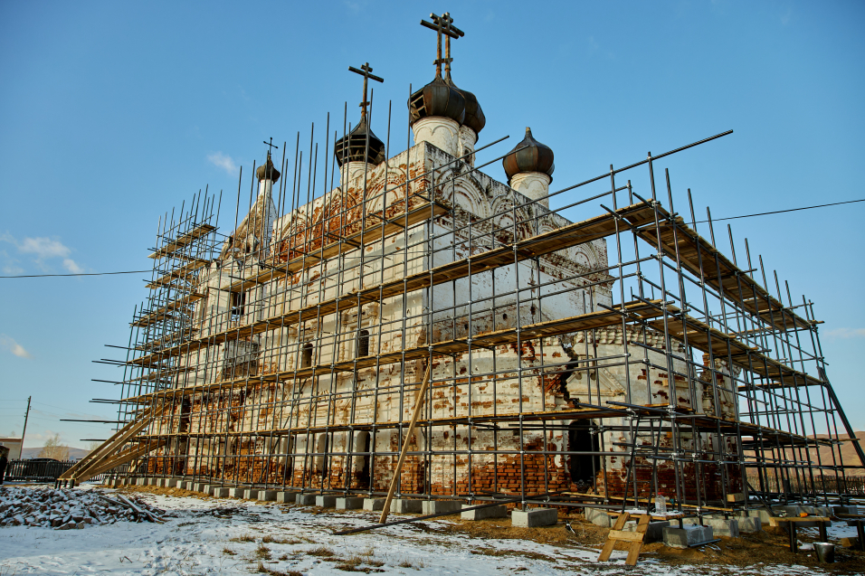 В селе Калинино Нерчинского района  продолжаются реставрационные работы на храме Успения Пресвятой Богородицы