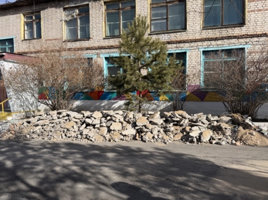 В Нерчинском округе продолжается капремонт здания 60-х годов детского сада № 10 по нацпроекту «Семья»