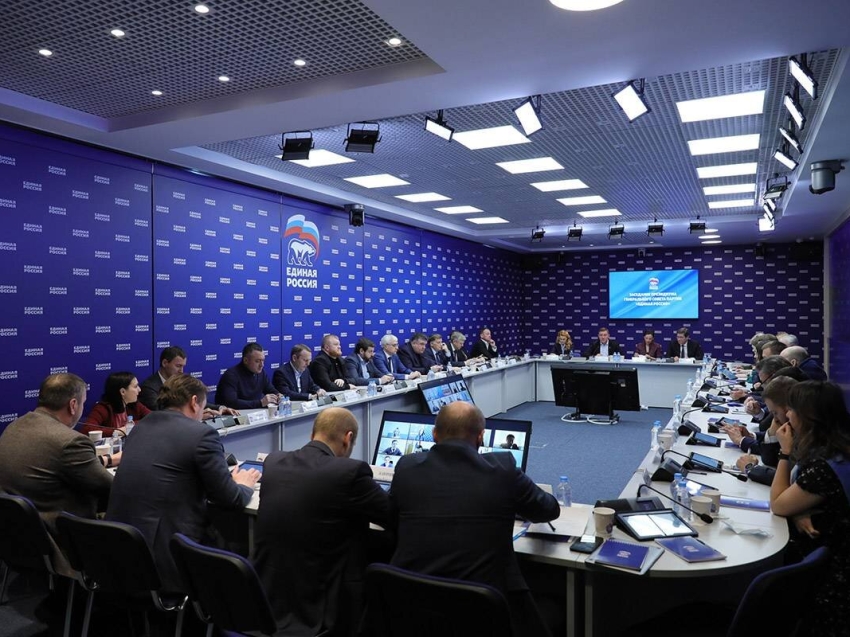 ​«Единая Россия» поможет подготовить план по поддержке экономики в условиях санкций