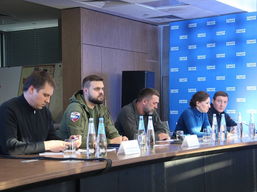 ​«Единая Россия» продолжает гуманитарную миссию на Донбассе