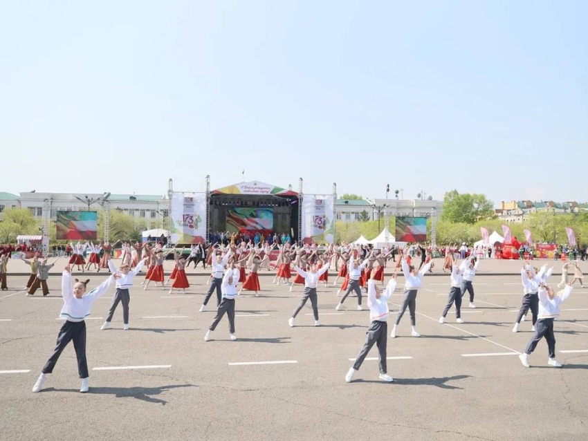 Конкурс на лучшее исполнение гимна города Читы среди школьных классов!