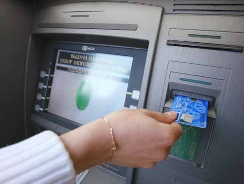 Жителям села Любовь приходится ездить за зарплатой в районный центр